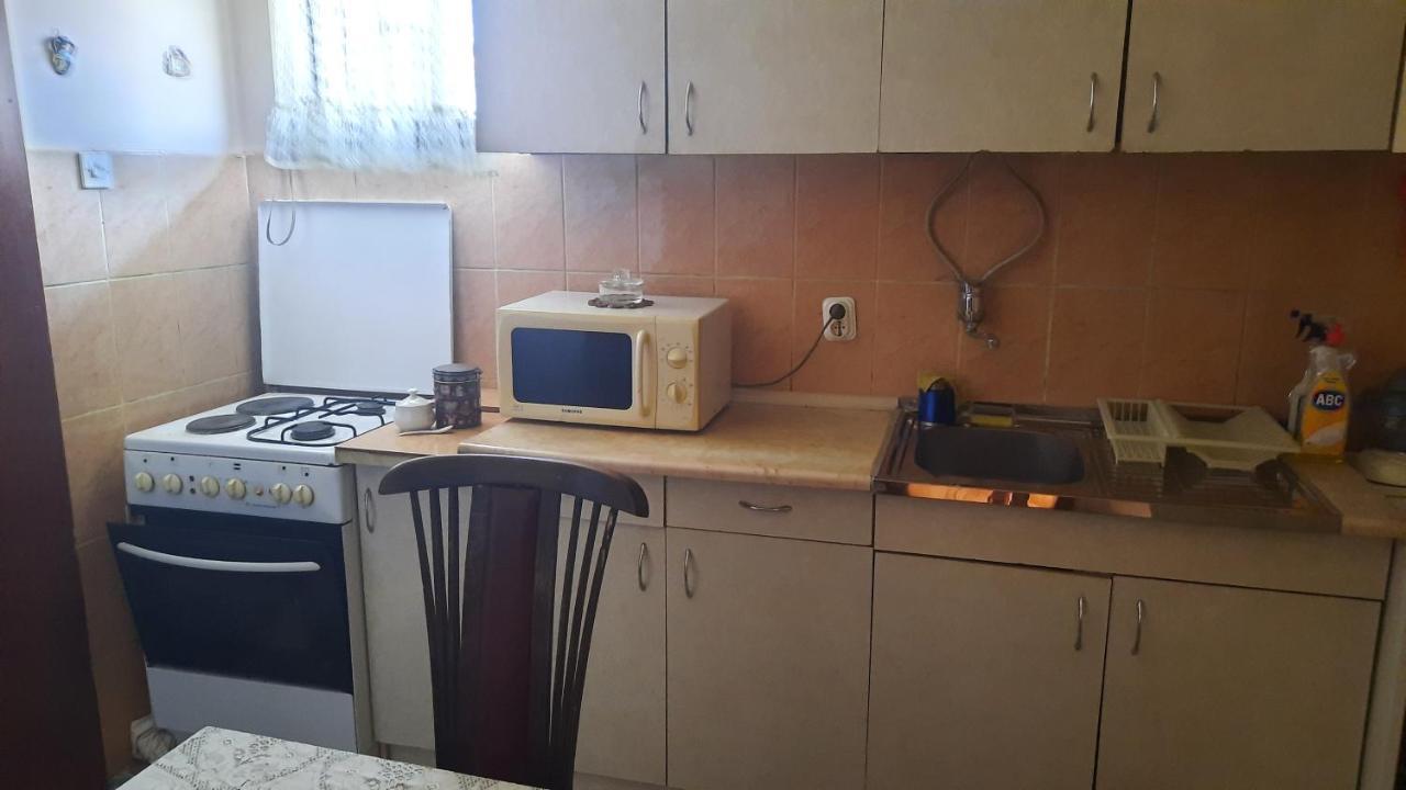 Stan Za Iznajmuvanje So Parking,Blisku Do Centar. Kumanovo Exterior foto