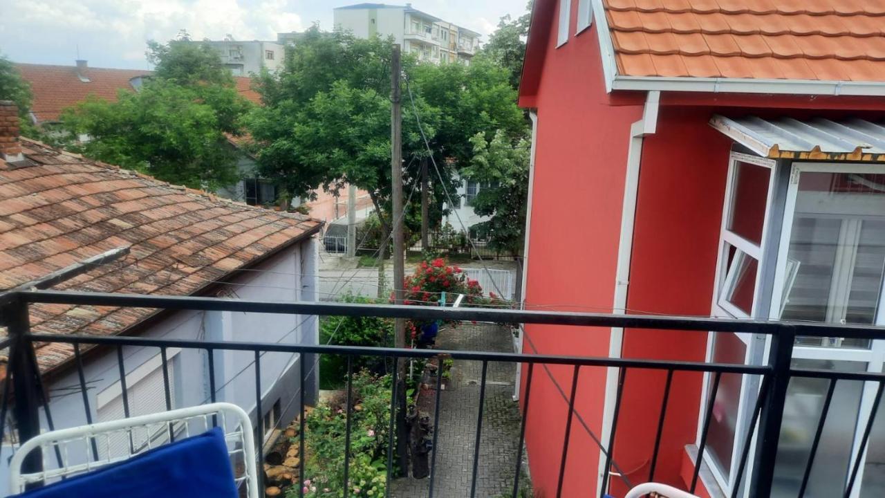 Stan Za Iznajmuvanje So Parking,Blisku Do Centar. Kumanovo Exterior foto