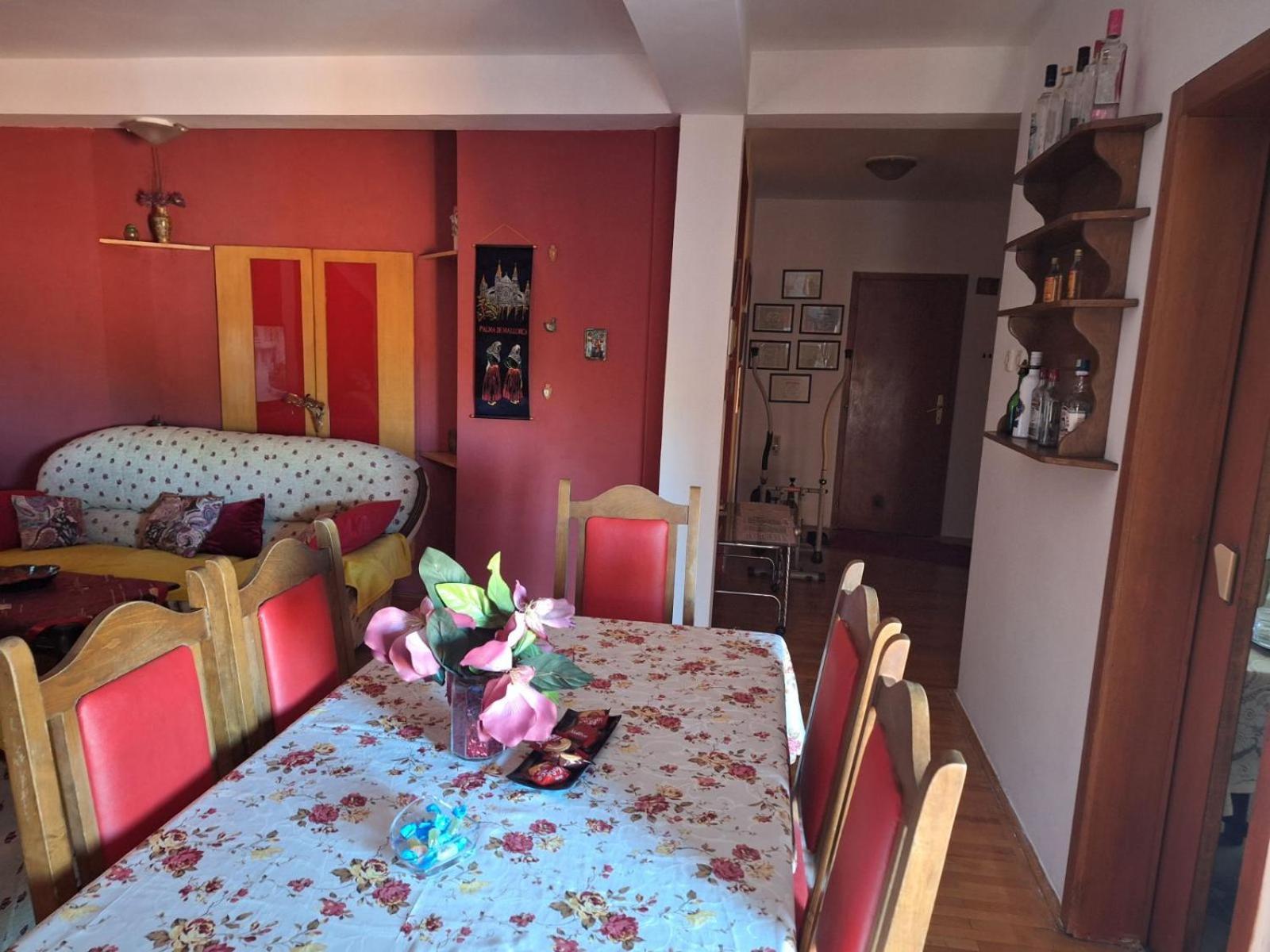 Stan Za Iznajmuvanje So Parking,Blisku Do Centar. Kumanovo Exterior foto